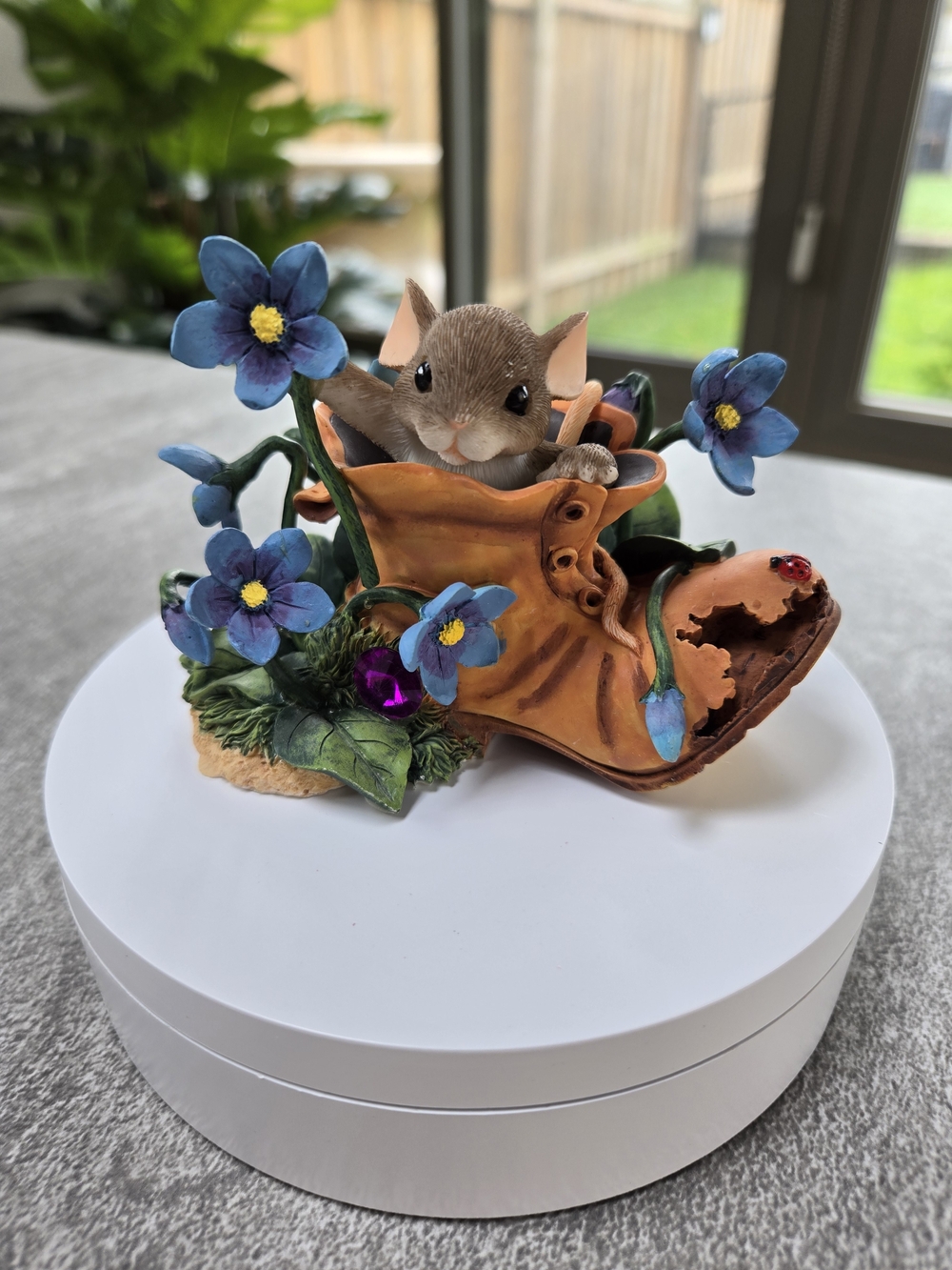 Fitz and Floyd Charming Tails Figurine- "As A Friend, You're A Shoe In"
